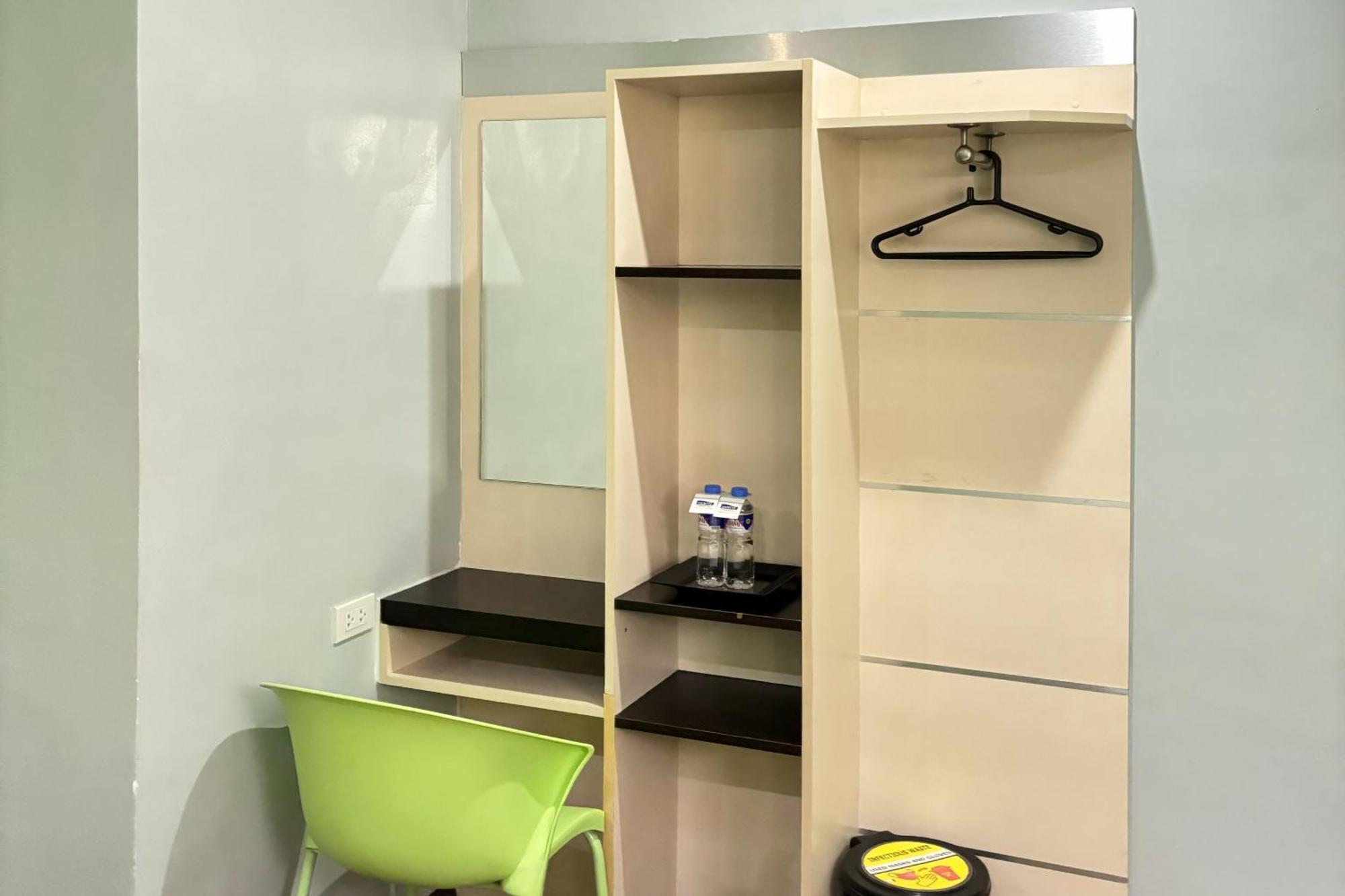 Sugbutel Family Hotel Cebu Powered By Cocotel Exterior foto
