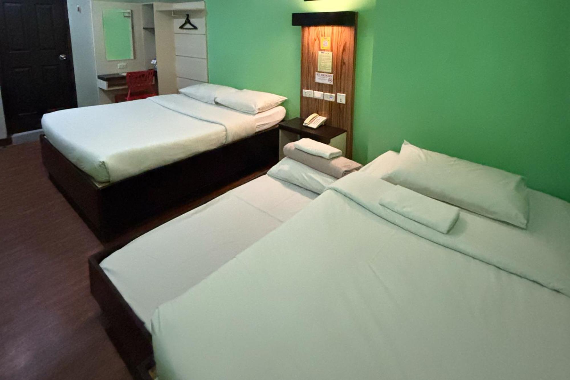 Sugbutel Family Hotel Cebu Powered By Cocotel Exterior foto