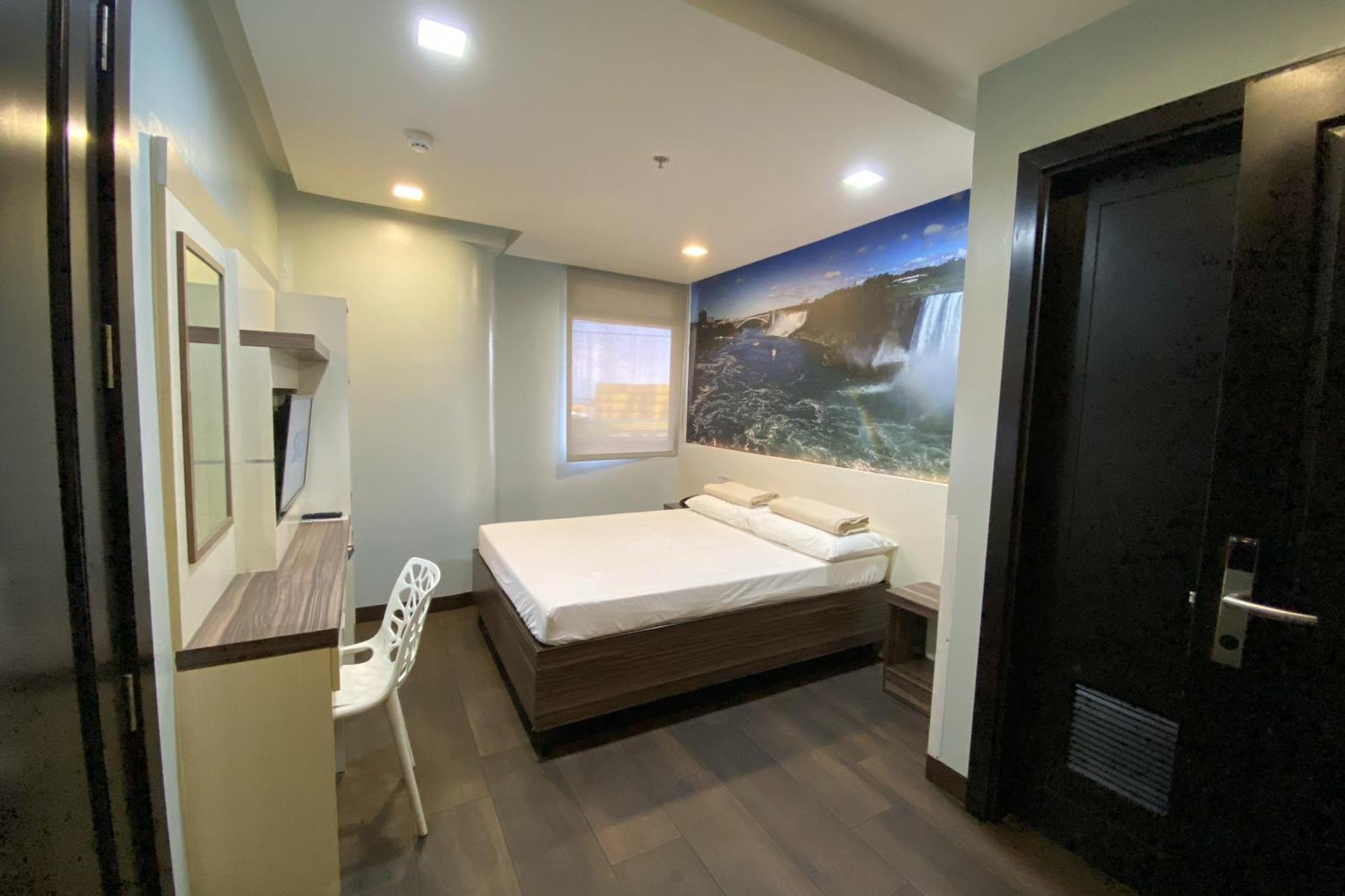 Sugbutel Family Hotel Cebu Powered By Cocotel Exterior foto