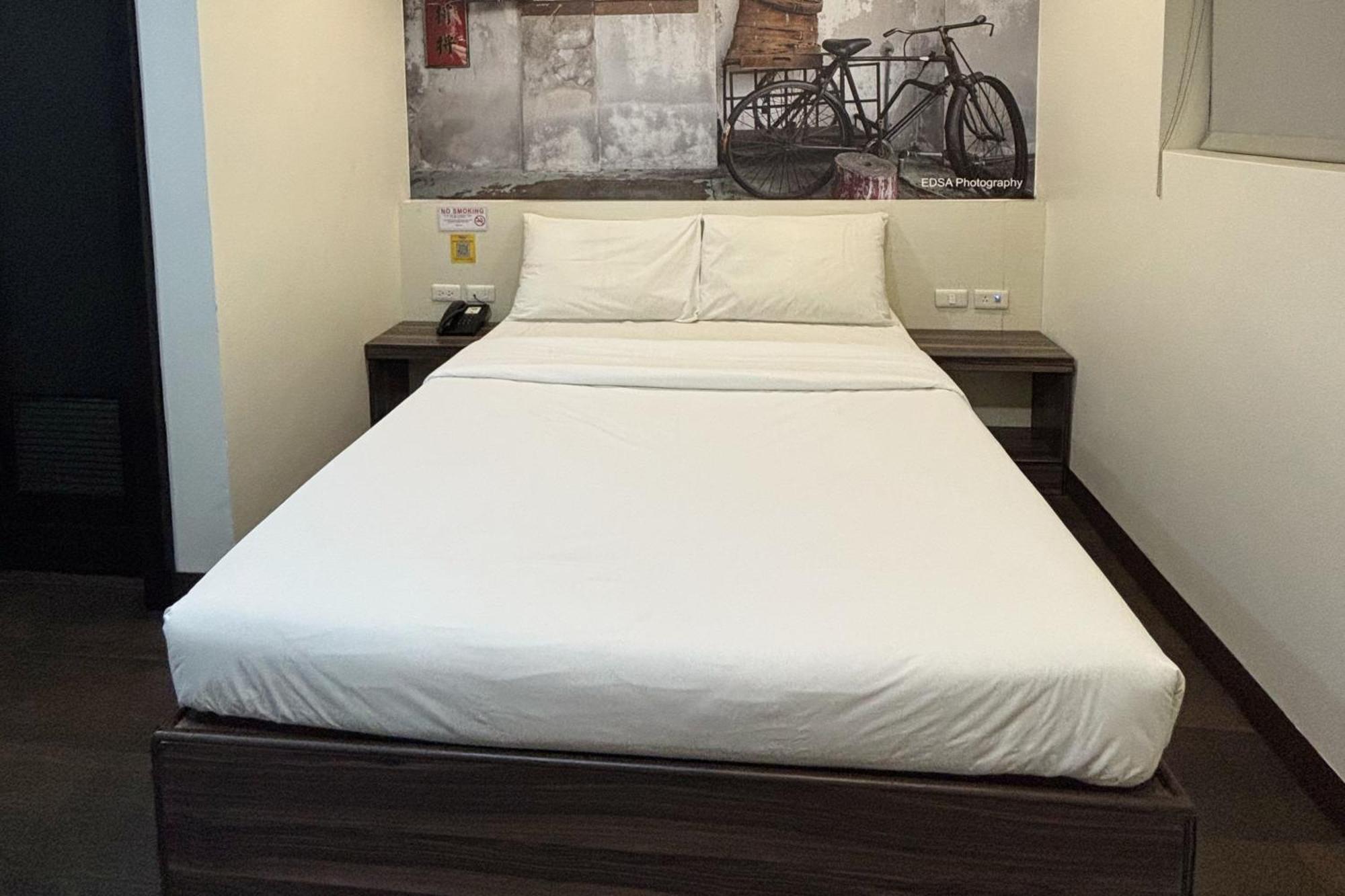 Sugbutel Family Hotel Cebu Powered By Cocotel Exterior foto