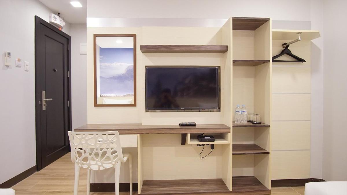 Sugbutel Family Hotel Cebu Powered By Cocotel Exterior foto